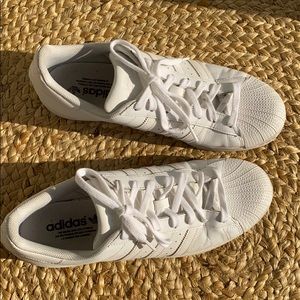 Men’s superstar all white adidas